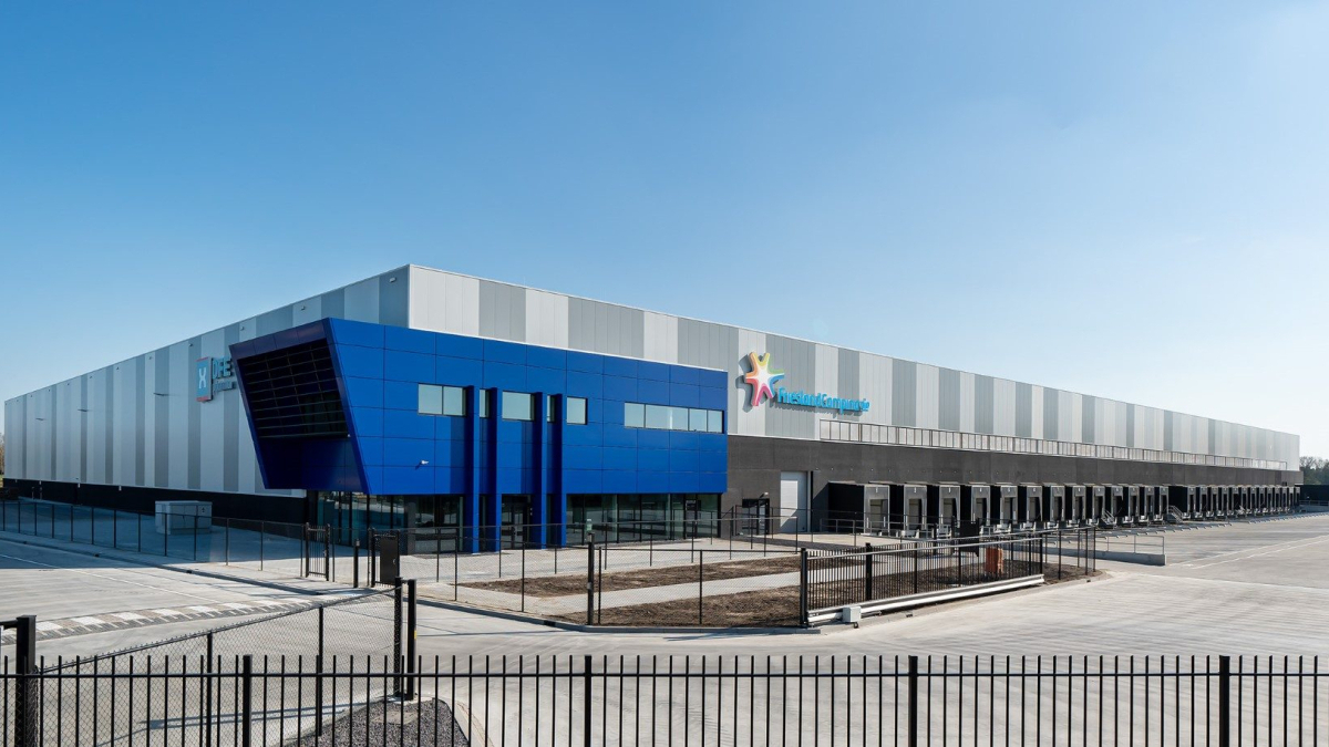 distribution-centre-frieslandcampina-veghel-1920x914.jpg