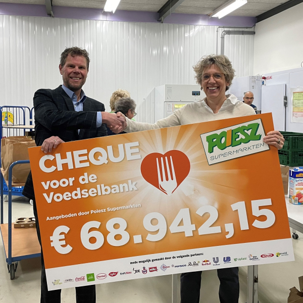 Poiesz doneert €68.942,15 aan de Voedselbanken in het Noorden.JPG