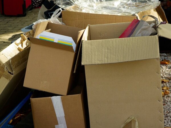 boxes-970950.jpg
