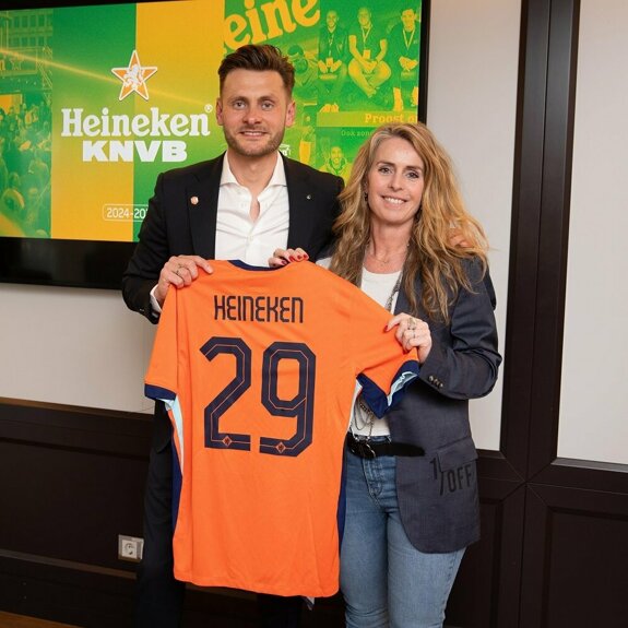 knvbampheineken01.jpg