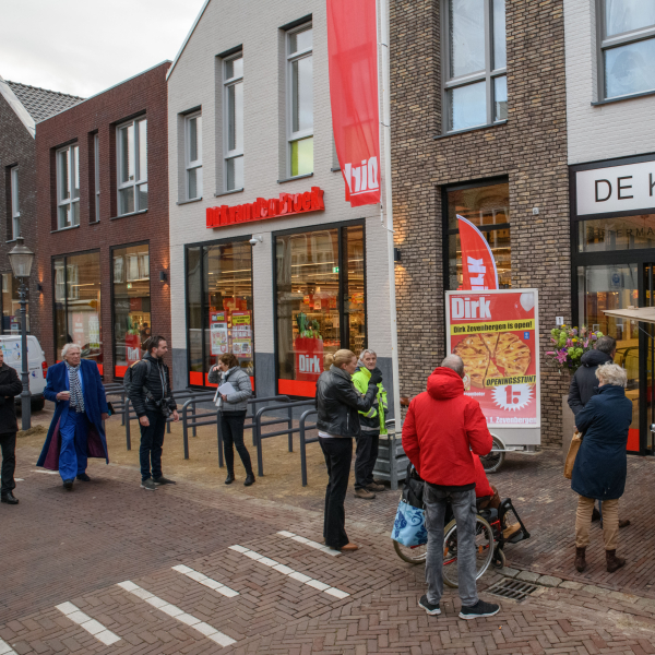 Dirk opening vooraanzicht winkel.jpg