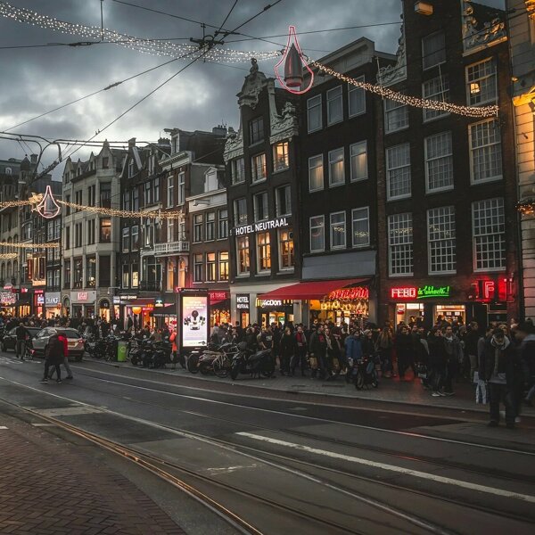 amsterdam-1956330_1920.jpg