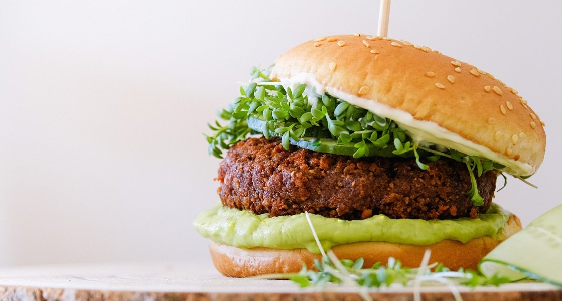 c0242e9fb5bd-veganer-burger-mit-easy-to-mix-burger.jpg