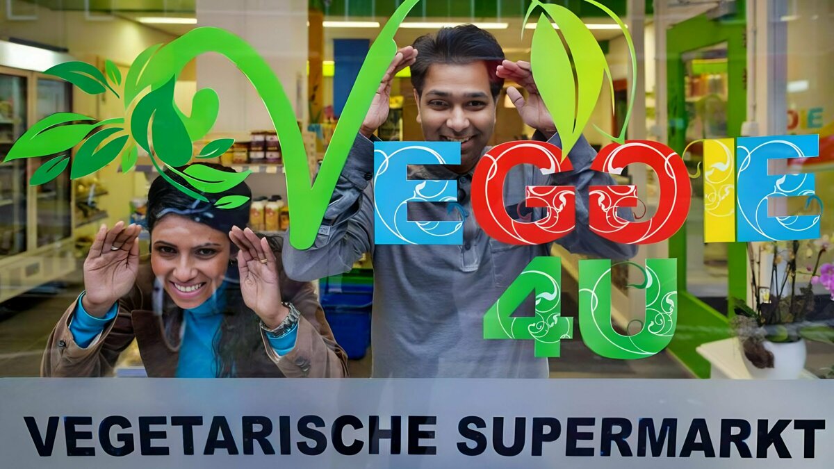 Mila_Raj-upscaled_x4_light-100%_exposure_correction (1).jpg