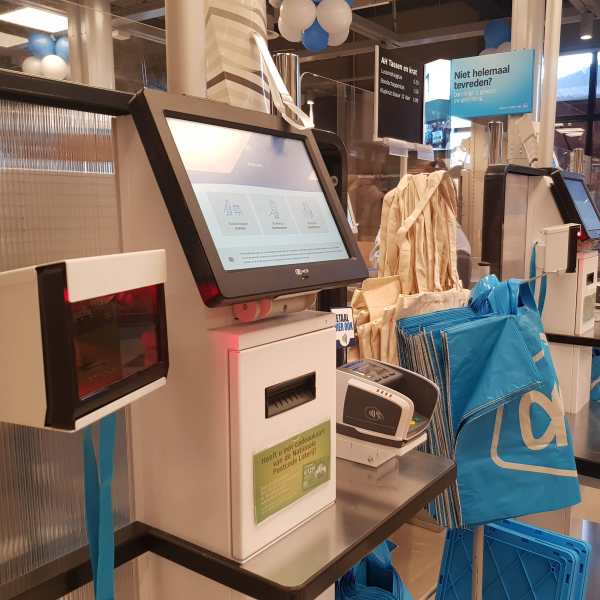 zelfscan AH Albert Heijn Bouwens afrekenen kassa.jpg