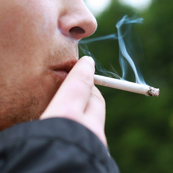 smoking-1026556.jpg